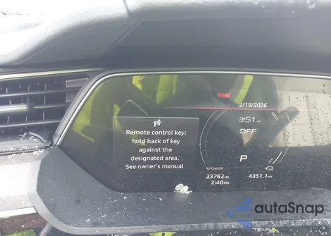 2021 Audi E-Tron Premium Quattro z USA, uszkodzony, nr VIN WA1AAAGE9MB033608